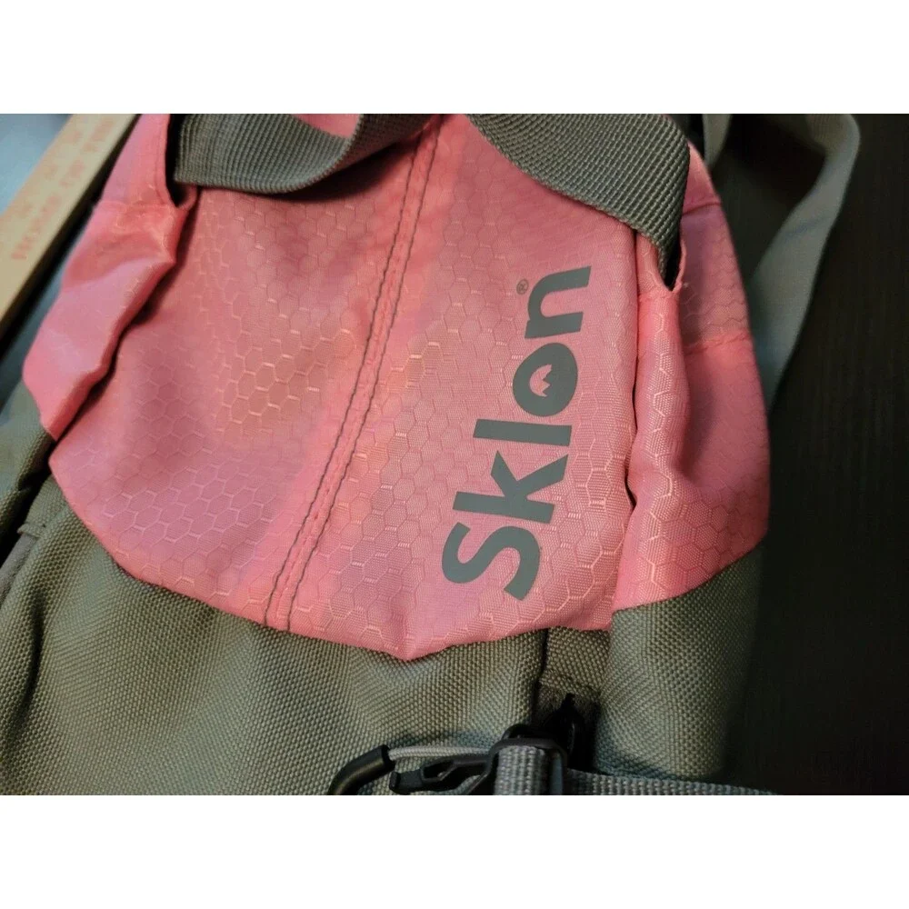 Sklon Ski and Snowboard Harness Trainer Backpack for Kids - Pink Snowflake